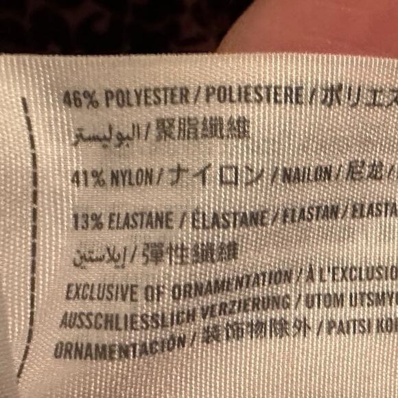 Hollister Red Velvet Soft Patterned Peasant Blouse - Women’s XS - Picture 13 of 14